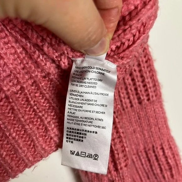 Urban Outfitters Pink Cropped Turtleneck Sweater S Ribbed Knit Barbie Cozycore - Picture 7 of 10